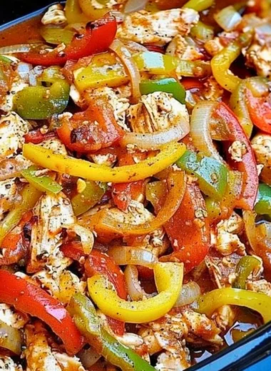 Slow cooker chicken fajitas with colorful vegetables and chicken strips