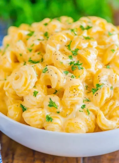 Delicious creamy mac and cheese served in a bowl