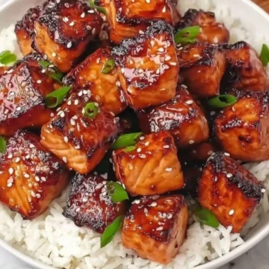 Honey Garlic Salmon Bites Bowl served in a fresh, colorful plate