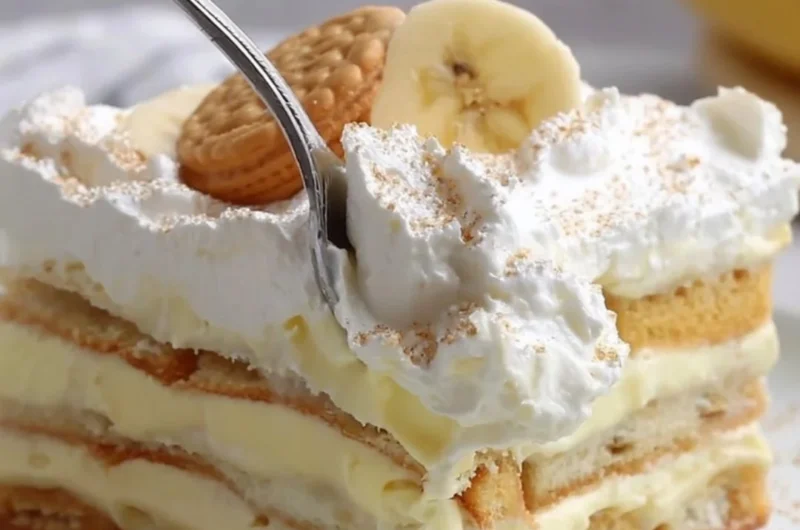 Delicious layered banana pudding with bananas and whipped cream